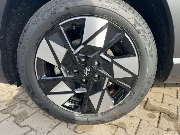 HYUNDAI KONA TREND (7/15)