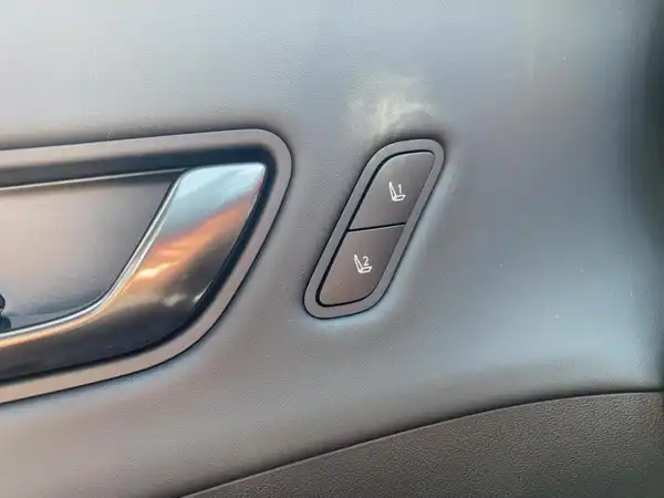 HYUNDAI KONA (14/15)