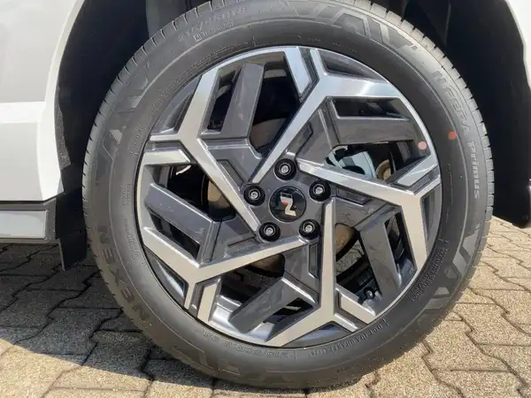 HYUNDAI KONA (7/15)