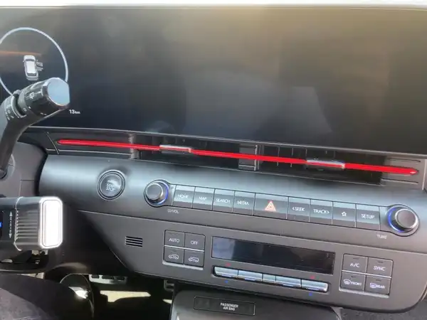 HYUNDAI KONA (10/15)