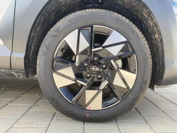 HYUNDAI KONA TREND (7/15)