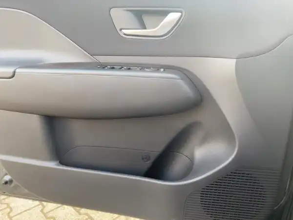 HYUNDAI KONA TREND (14/15)