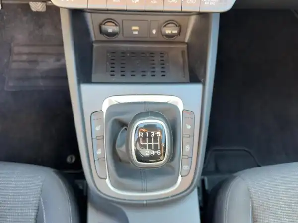 HYUNDAI KONA (14/15)