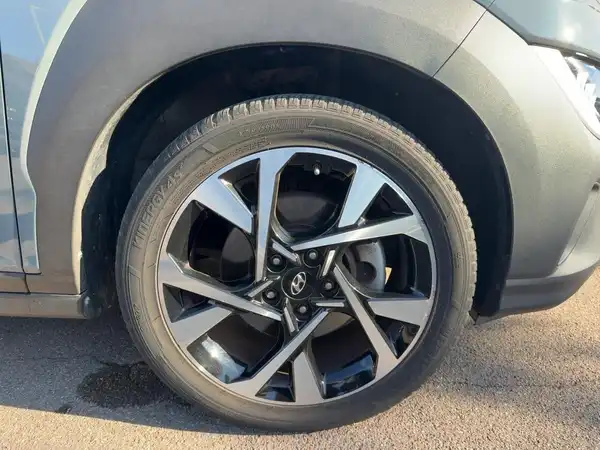 HYUNDAI KONA (7/15)