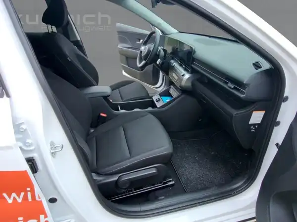 HYUNDAI KONA TREND (11/15)