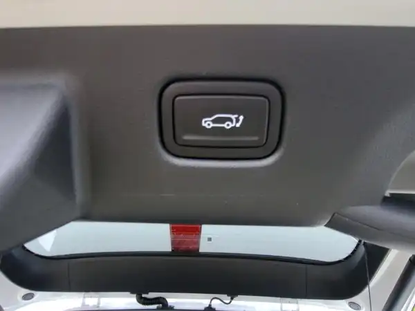 HYUNDAI KONA TREND (14/15)