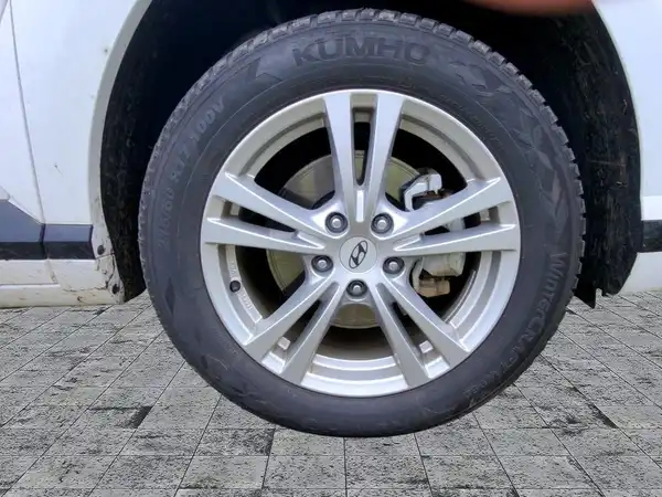 HYUNDAI KONA TREND (7/15)