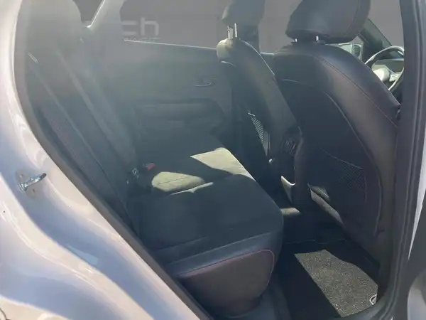 HYUNDAI KONA (12/14)