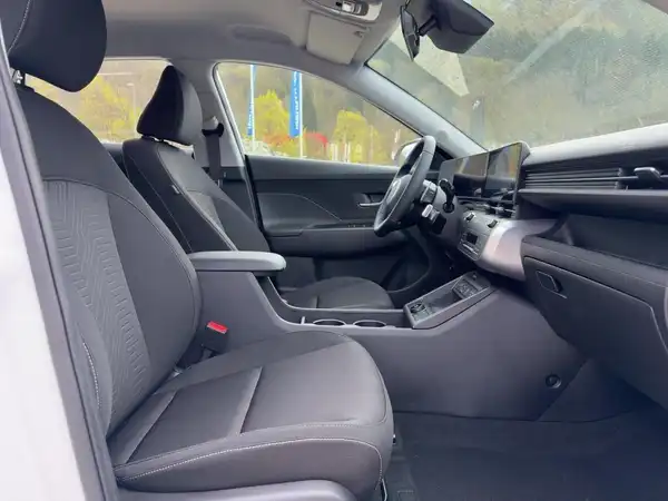 HYUNDAI KONA SELECT (11/14)