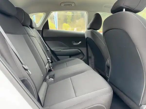 HYUNDAI KONA SELECT (12/14)