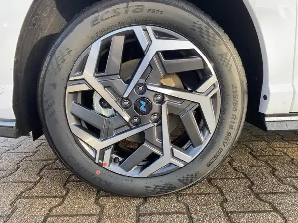 HYUNDAI KONA N LINE (7/15)