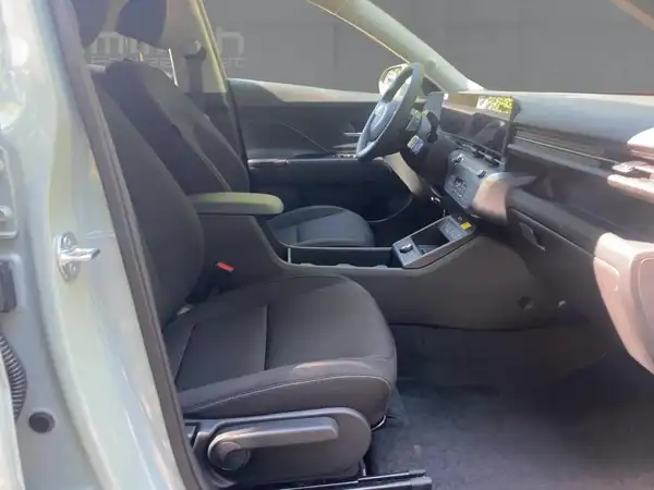 HYUNDAI KONA (11/14)