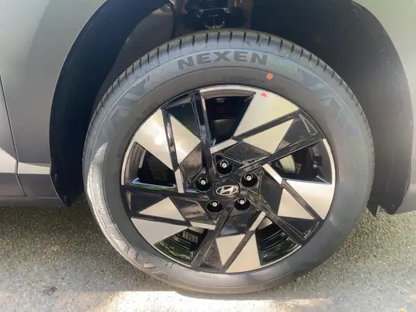 HYUNDAI KONA (7/14)