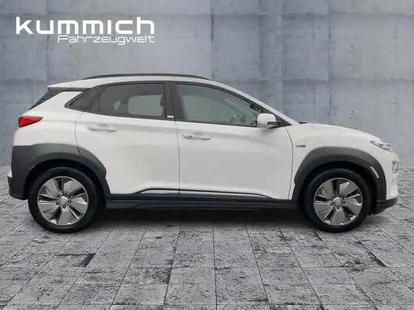 HYUNDAI KONA ELEKTRO (3/15)