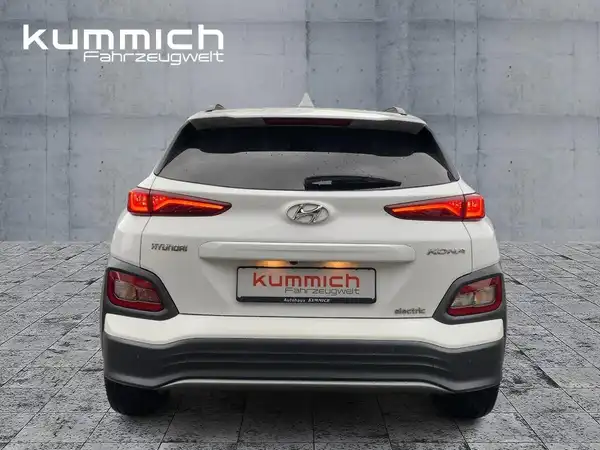 HYUNDAI KONA ELEKTRO (5/15)