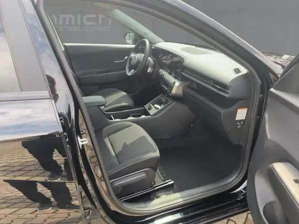 HYUNDAI KONA EV (11/15)