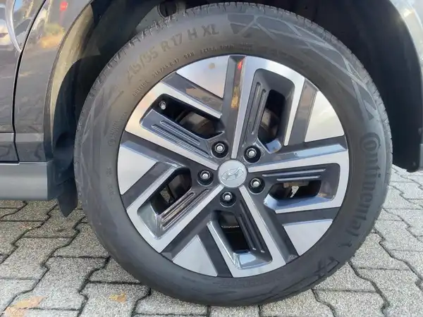 HYUNDAI KONA TREND (7/15)