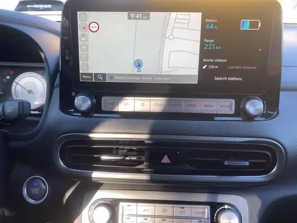 HYUNDAI KONA TREND (10/15)