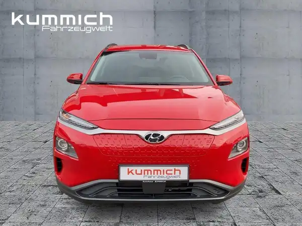 HYUNDAI KONA ELEKTRO (2/15)