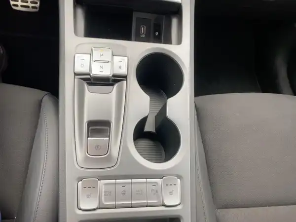 HYUNDAI KONA ELEKTRO (14/15)