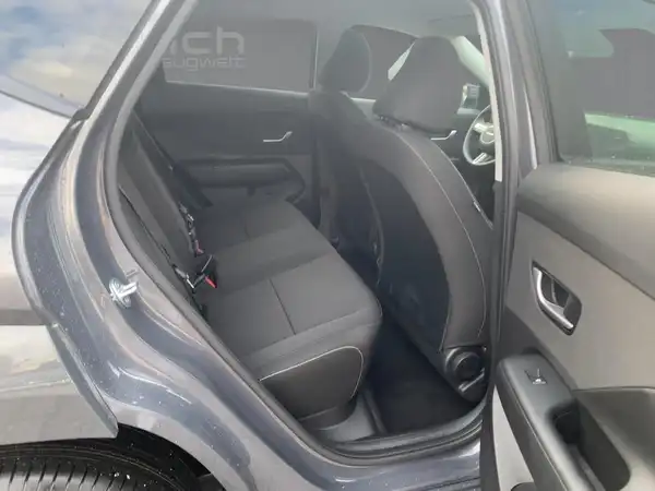 HYUNDAI KONA TREND (12/15)