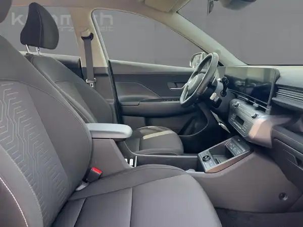 HYUNDAI KONA TREND (11/15)