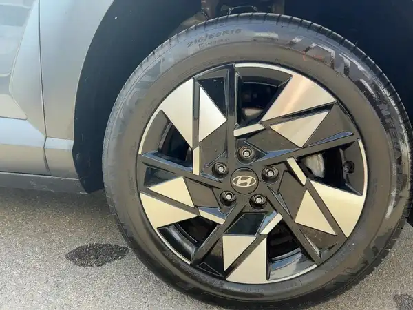 HYUNDAI KONA TREND (7/15)