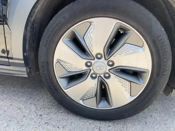 HYUNDAI KONA TREND (7/15)