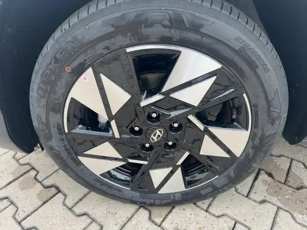 HYUNDAI KONA TREND (7/15)