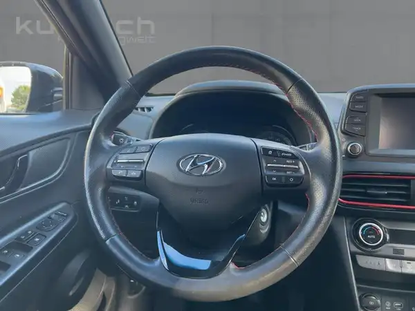 HYUNDAI KONA (9/14)