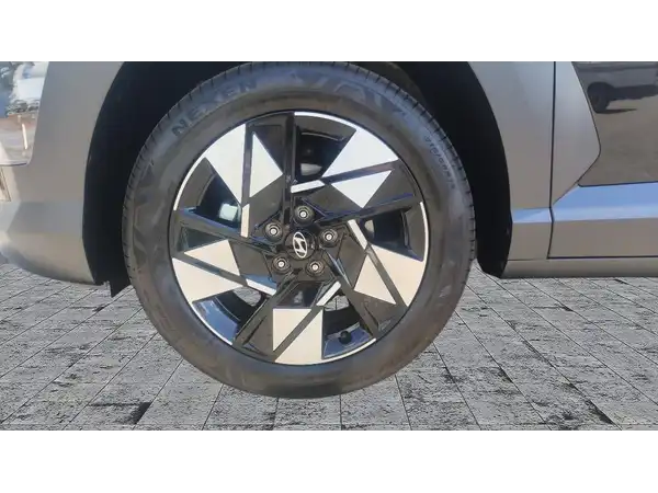 HYUNDAI KONA TREND (8/14)