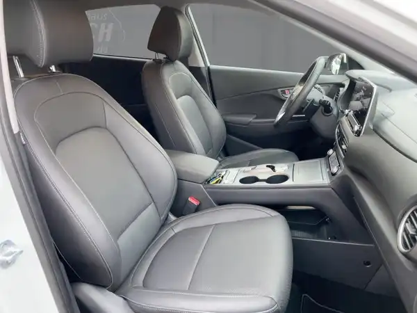 HYUNDAI KONA ELEKTRO (9/14)