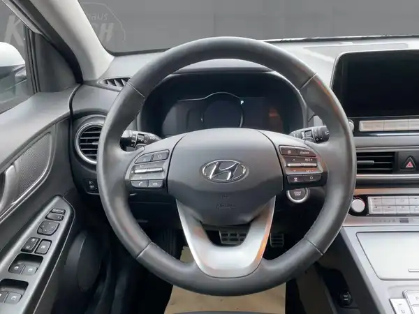 HYUNDAI KONA ELEKTRO (7/14)