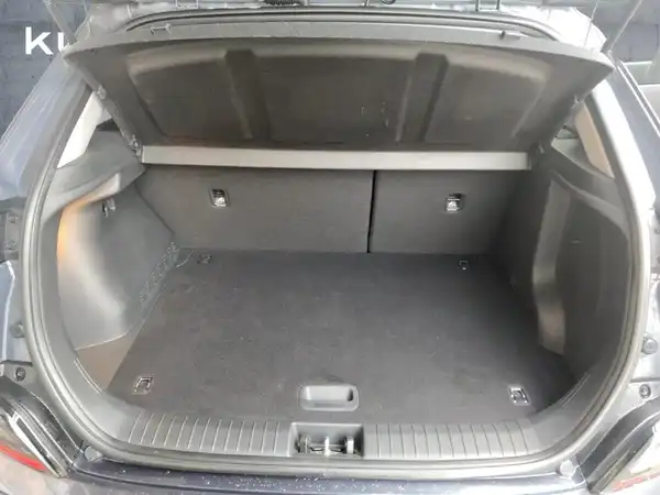 HYUNDAI KONA ELEKTRO (13/15)