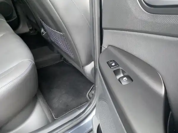 HYUNDAI KONA ELEKTRO (14/15)