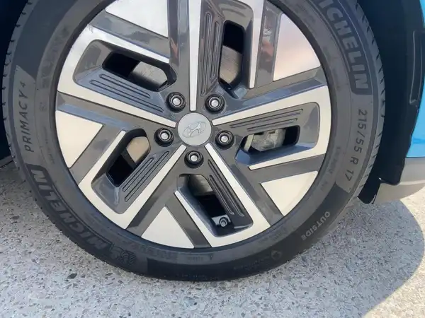 HYUNDAI KONA TREND (7/15)