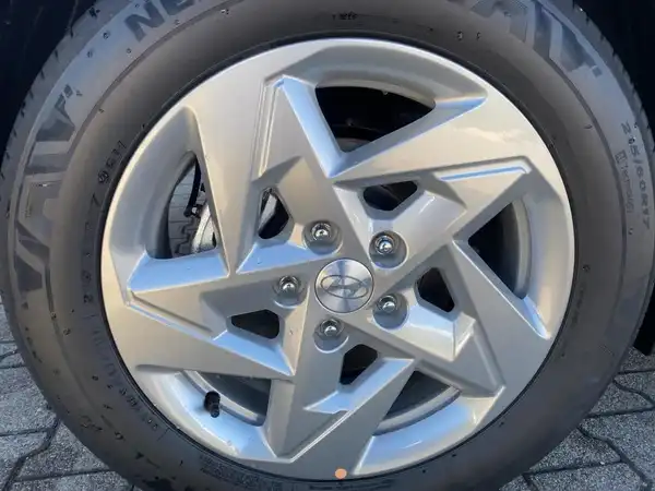 HYUNDAI KONA TREND (7/15)