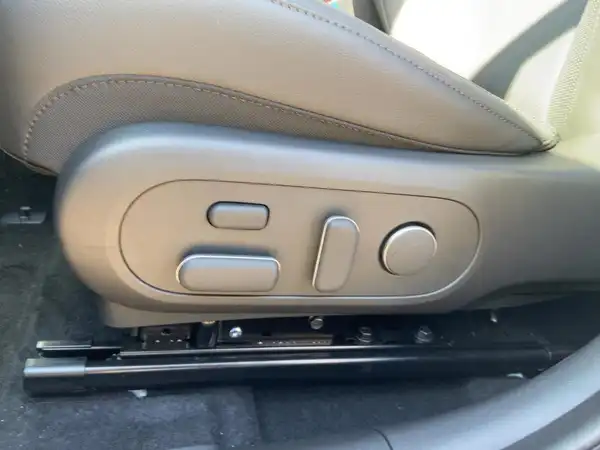 HYUNDAI KONA EV (14/15)