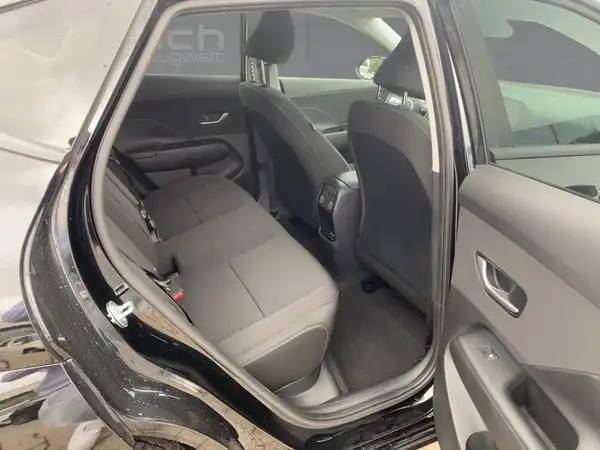 HYUNDAI KONA TREND (12/15)