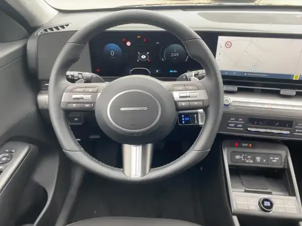 HYUNDAI KONA TREND (9/15)