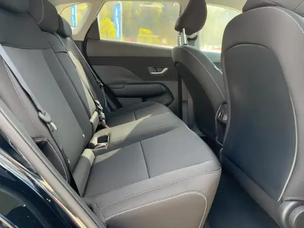 HYUNDAI KONA TREND (12/14)