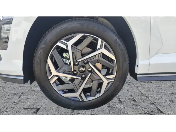 HYUNDAI KONA N LINE (7/13)