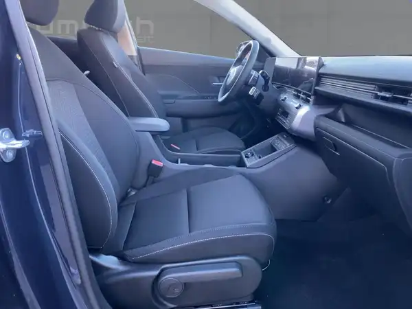 HYUNDAI KONA TREND (11/14)