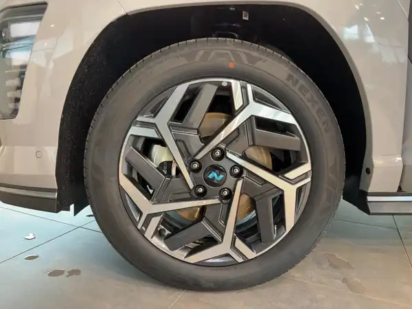 HYUNDAI KONA N LINE (7/14)