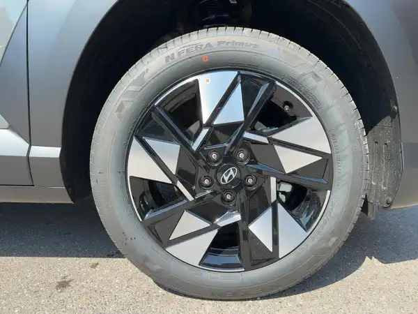 HYUNDAI KONA TREND (7/15)