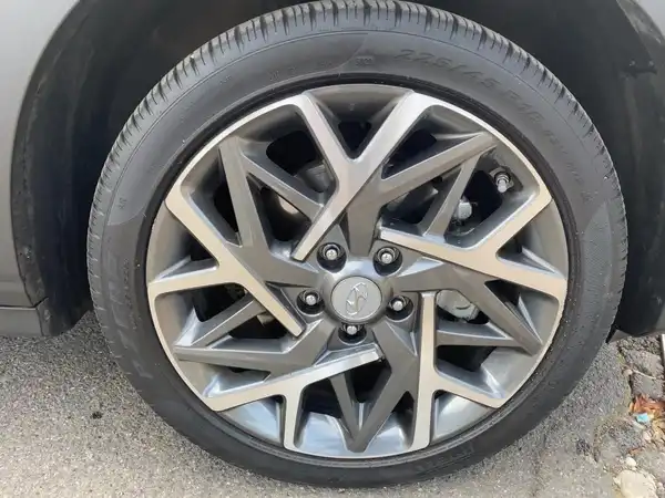 HYUNDAI KONA (7/15)
