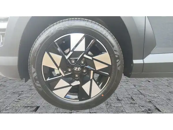 HYUNDAI KONA TREND (13/14)