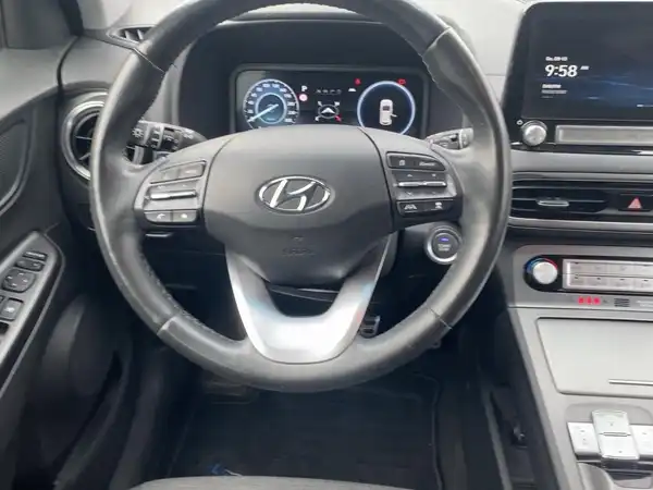 HYUNDAI KONA ELEKTRO (9/15)
