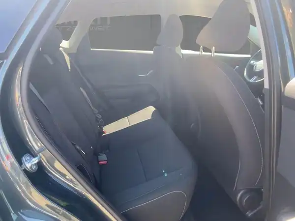 HYUNDAI KONA TREND (12/15)