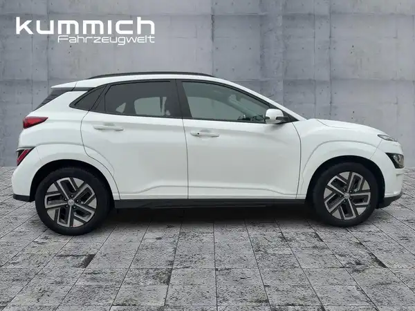 HYUNDAI KONA TREND (3/15)